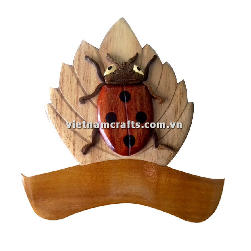 IWP62 Buy Bulk Intarsia Wooden Decoration Door Plate Plauge Room Sign Wholesale Vietnam Lady Bug